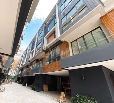 4-Storey Townhouse For Sale in San Miguel, Manila | ₱54M