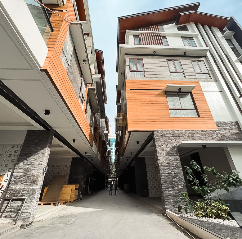 4-Storey Townhouse for Sale in | Heroes Hill, Quezon City | ₱58M