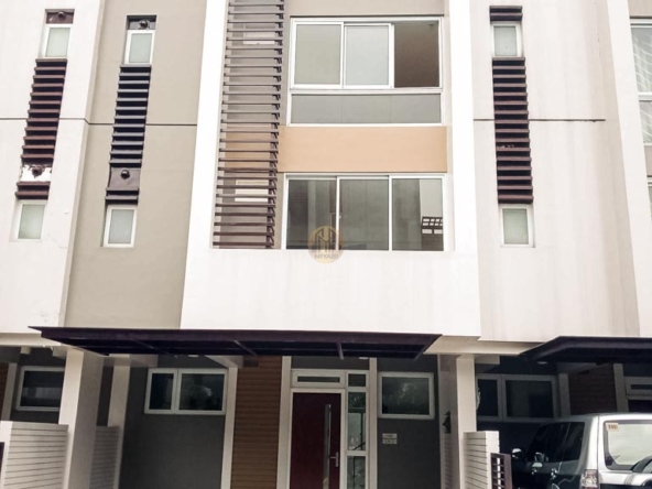 Neatly Planned: 4-Storey Townhouse For Sale in Obrero, Quezon City | ₱40.58M