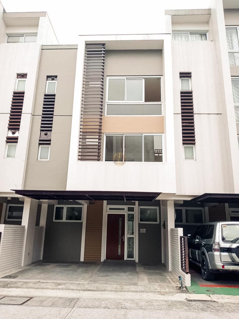 Neatly Planned: 4-Storey Townhouse For Sale in Obrero, Quezon City | ₱40.58M
