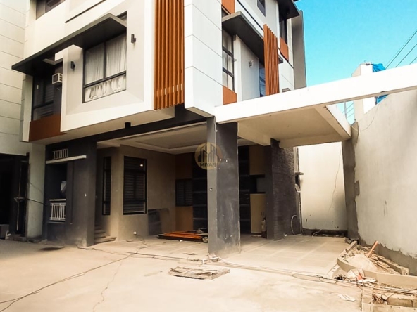 Pre-Selling Townhouses at Introductory Price: 3-Storey Townhouse | Pugad Lawin, Quezon City | ₱26.6M