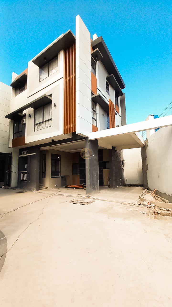Pre-Selling Townhouses at Introductory Price: 3-Storey Townhouse | Pugad Lawin, Quezon City | ₱26.6M
