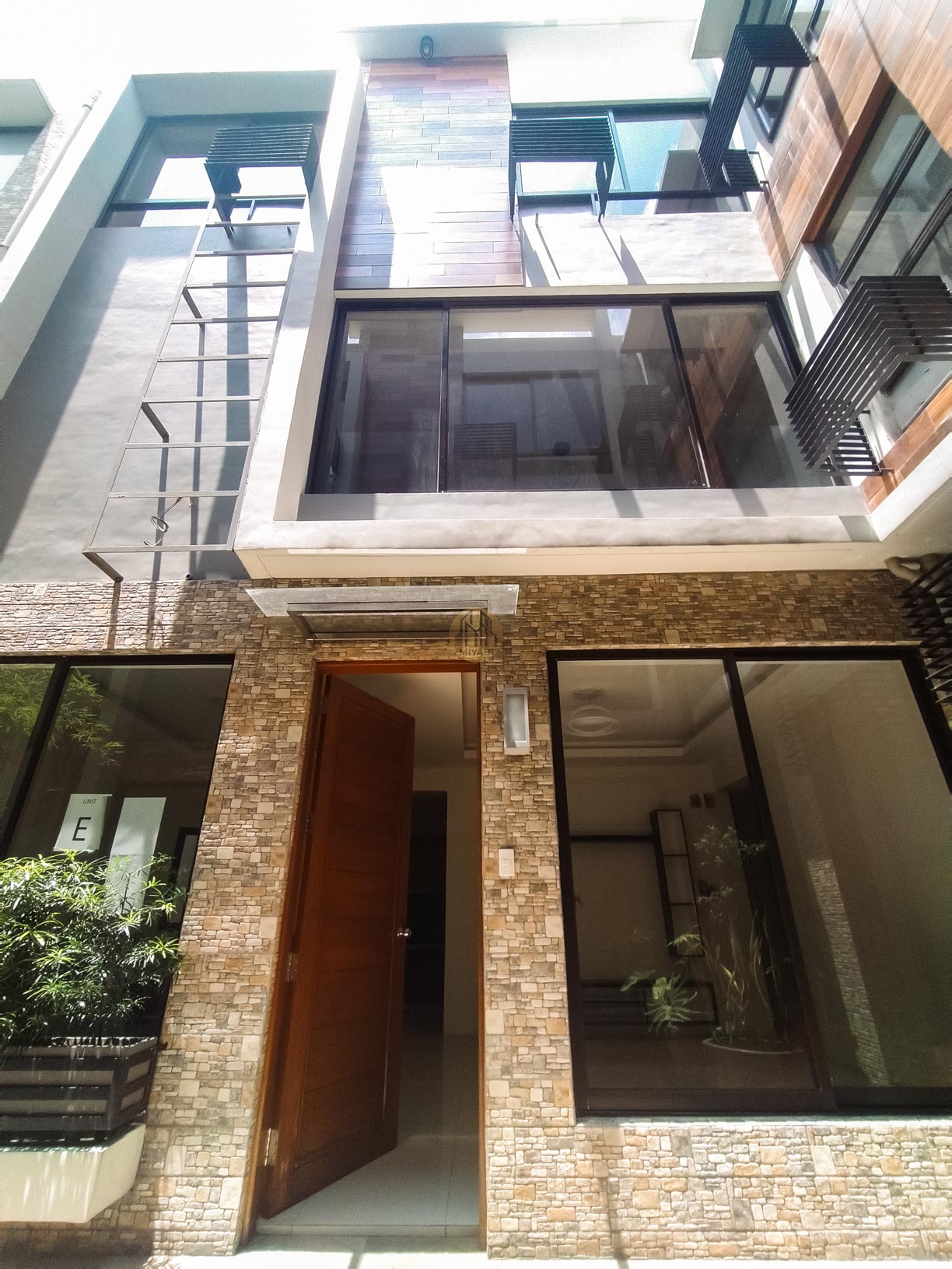 3-Storey Townhouse For Sale in Pasadeña, Quezon City | ₱46.81M